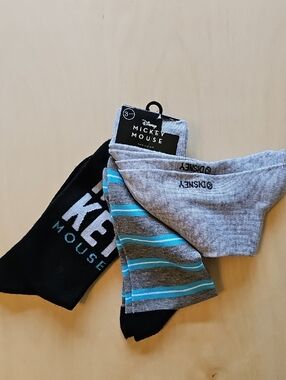 Disney Men's 3-Pack Socks – Black, Gray, Blue